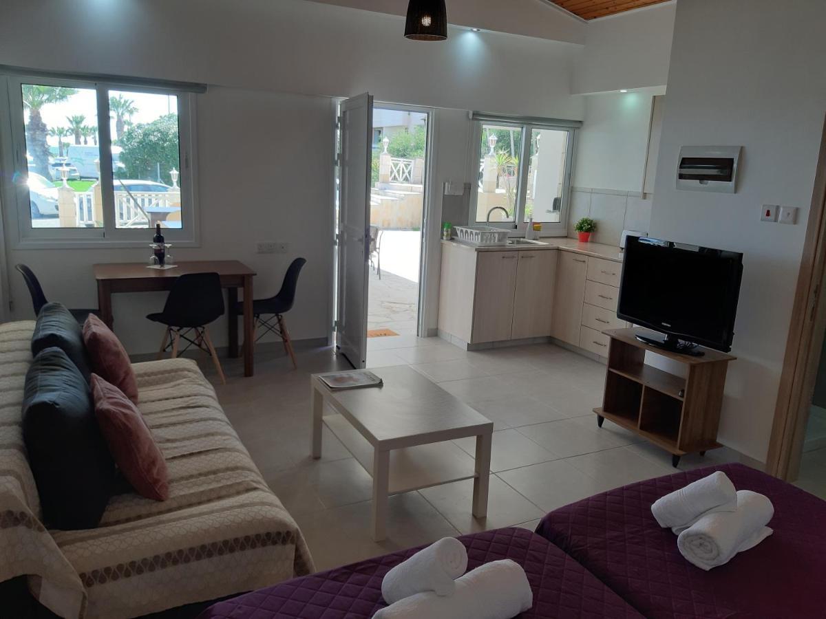 Appartamento Zorbas Sea View No 5 Larnaca Esterno foto